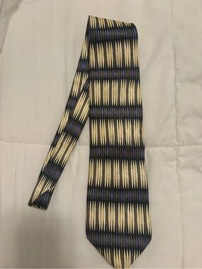 Mulberry Cream and Navy Geometric Silk Tie